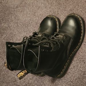 Dr marten combat boot